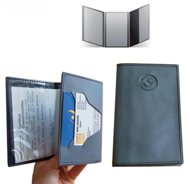 Porte-documents TRILUX personnalisable en Similicuir pour carte grise et papiers de voiture, avec rangements pour cartes et certificats.